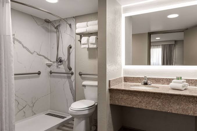 Days Inn by Wyndham Emporia photo 3