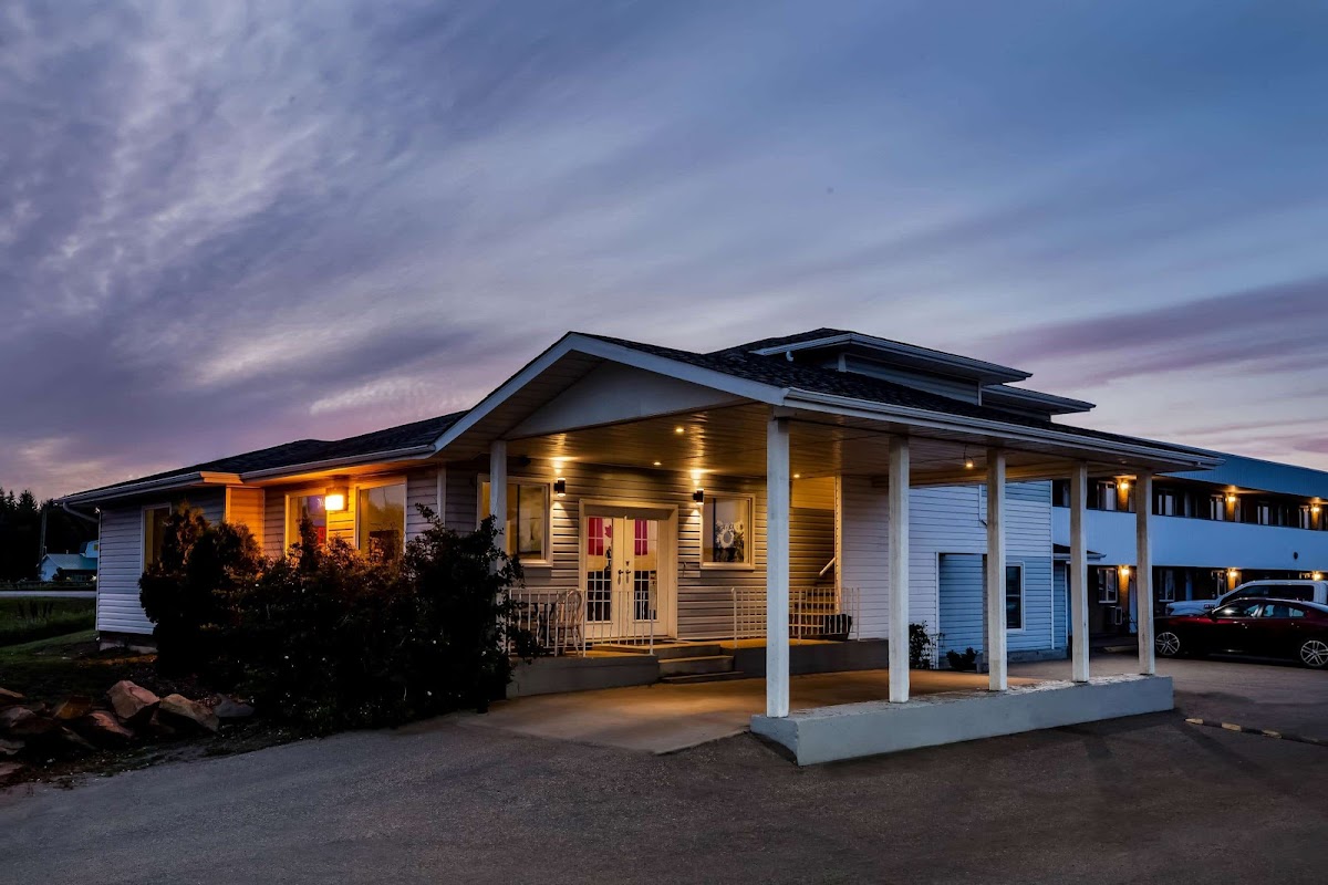 Super 8 by Wyndham Smoky Lake