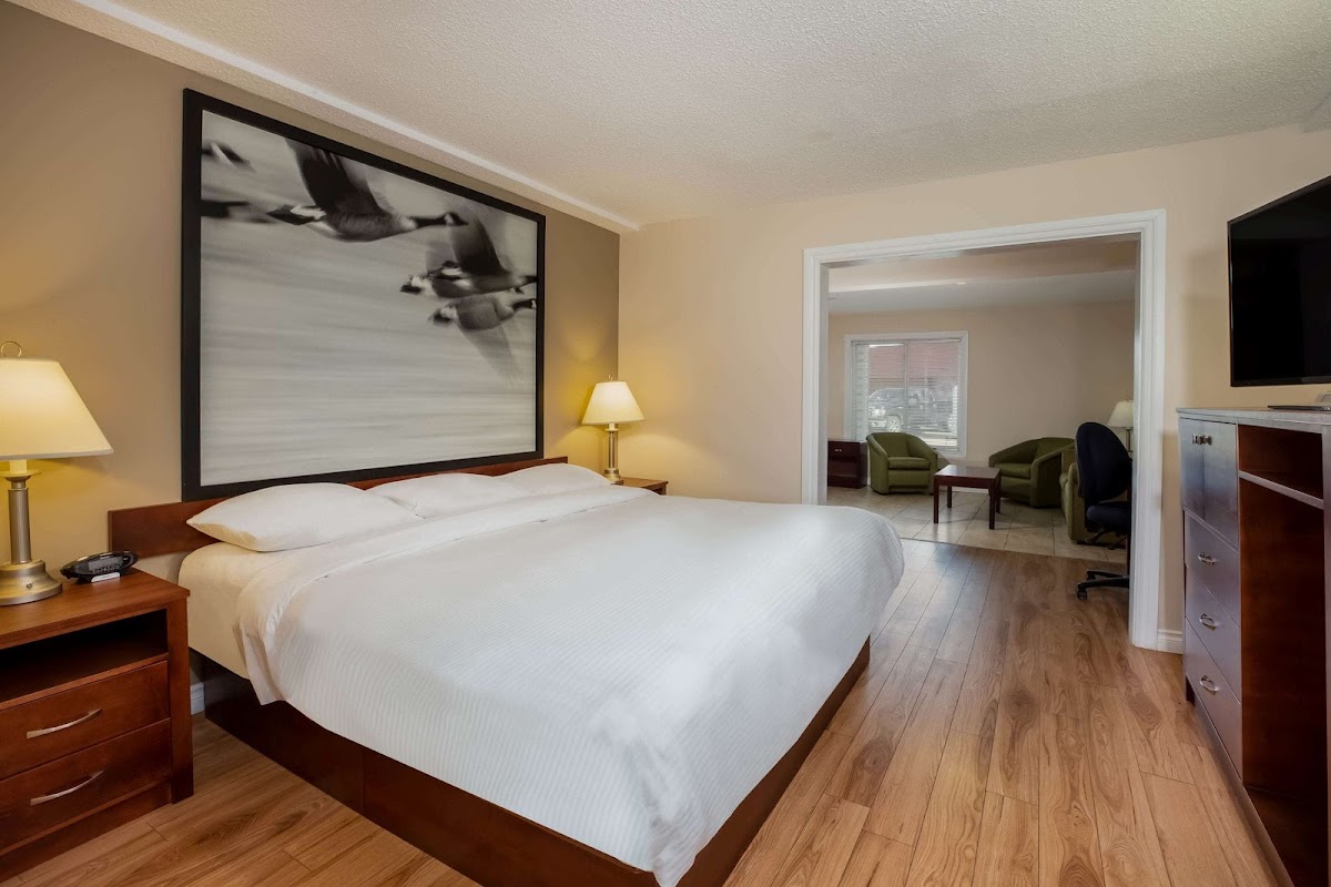 Super 8 by Wyndham Smoky Lake photo 2