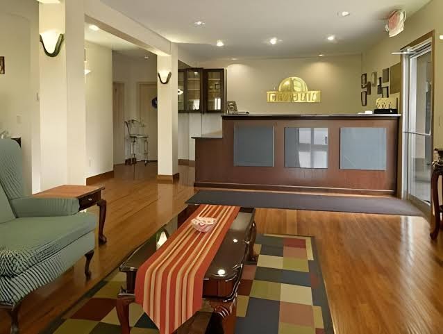 Days Inn by Wyndham Fairmont photo 3