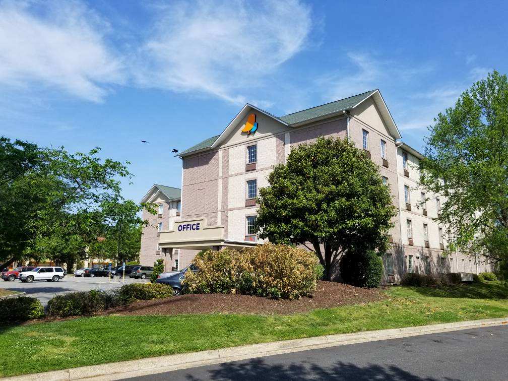 InTown Suites Extended Stay Select Hampton VA photo 3