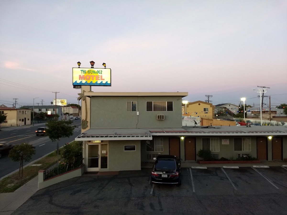 Islander Motel