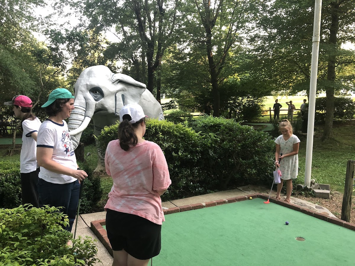 Maggie's Jungle Golf