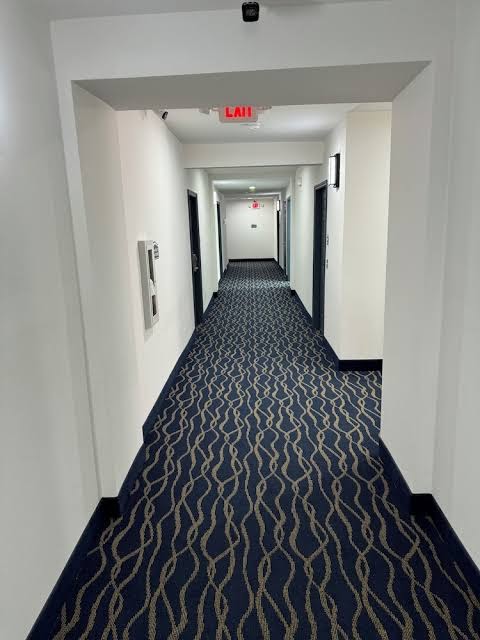 Lakeside Inn & Suites photo 3
