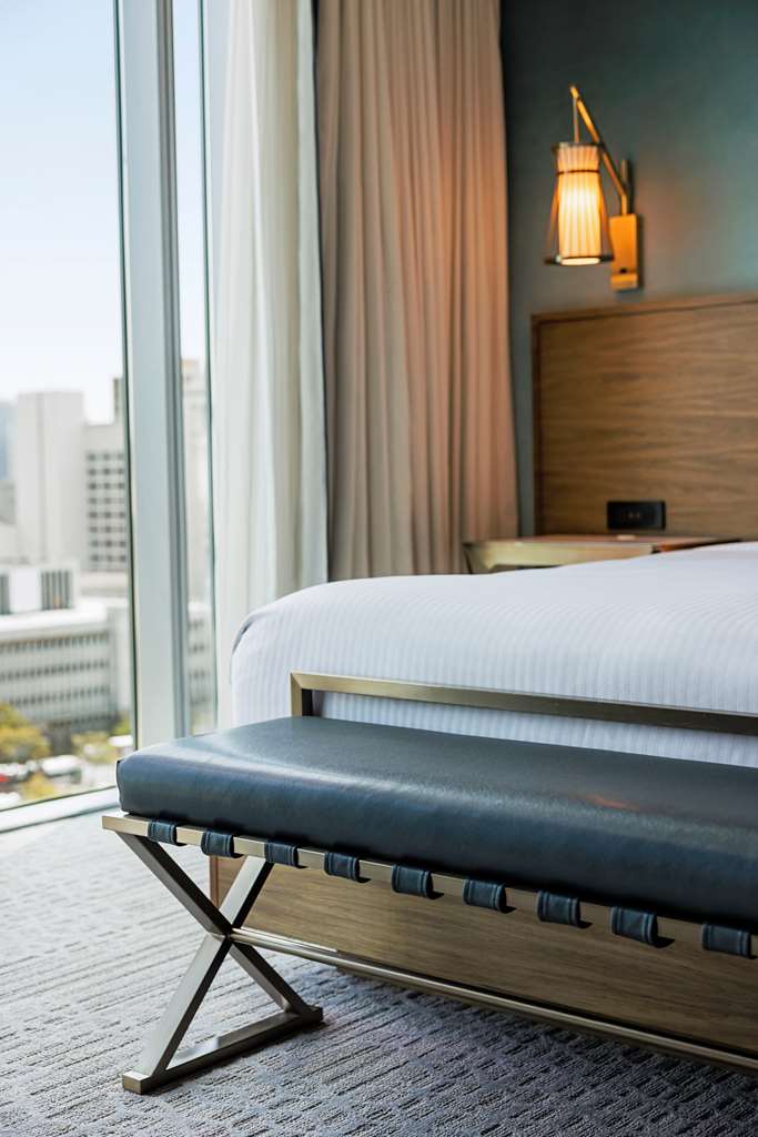Carte Hotel San Diego Downtown, Curio Collection by Hilton photo 2