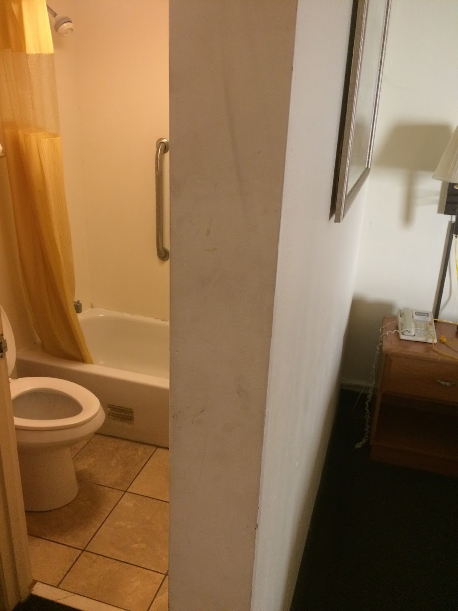 Travelodge by Wyndham Fredericksburg photo 2