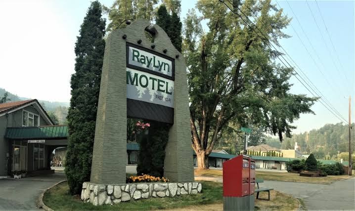 Ray Lyn Motel