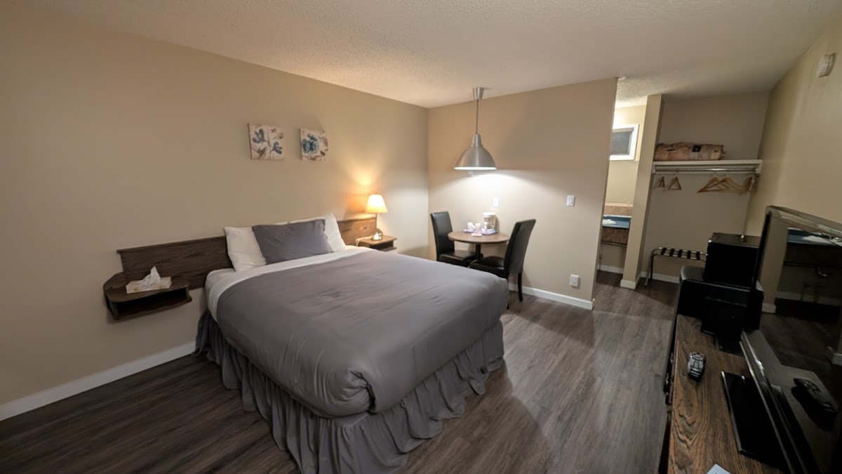 Ray Lyn Motel photo 2