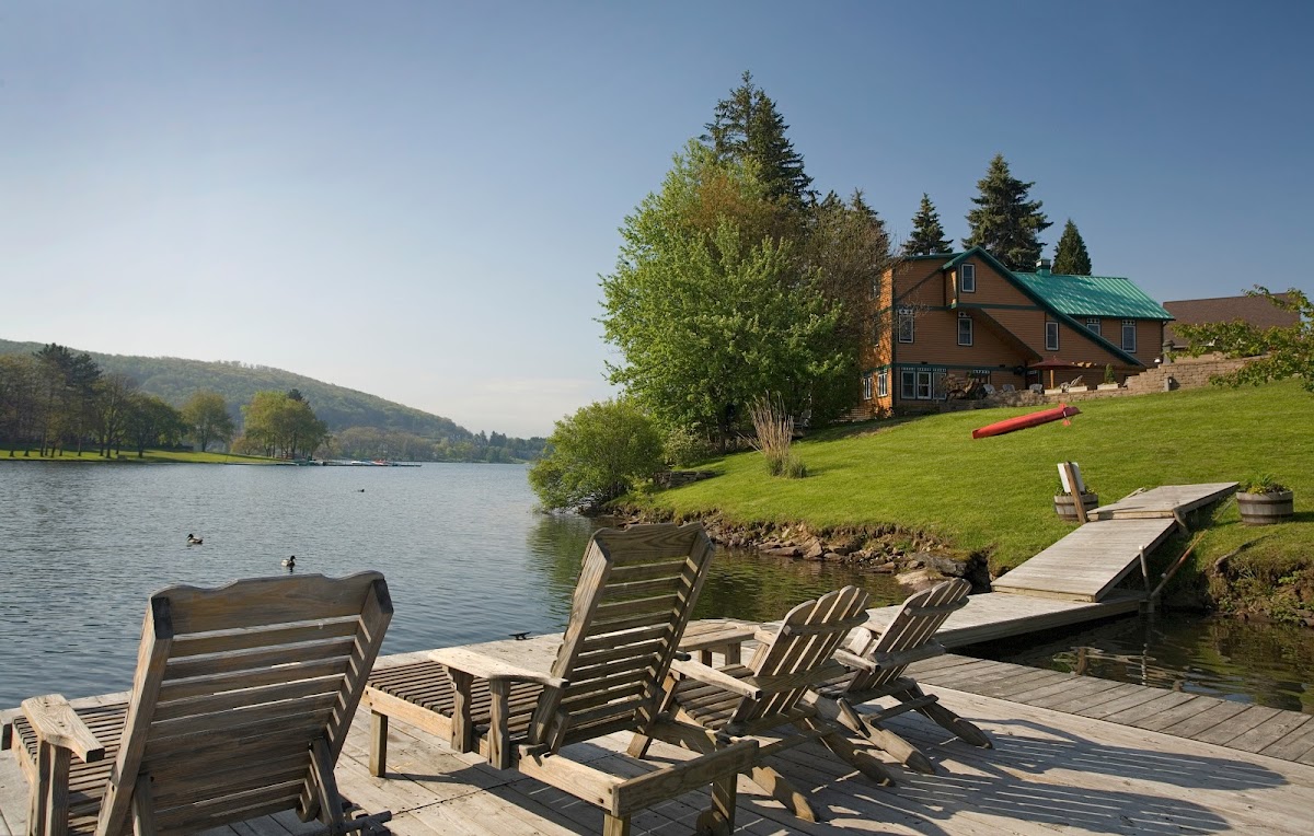 Lake Pointe Inn Hotel & Suites