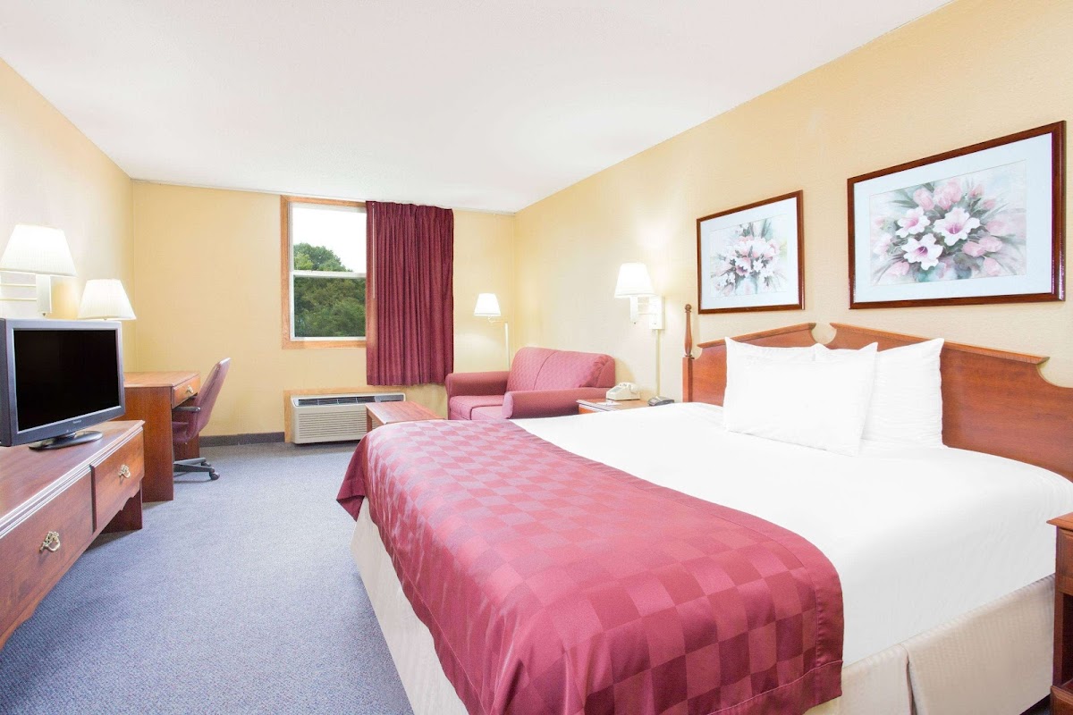 Ramada by Wyndham Angola/Fremont Area photo 2