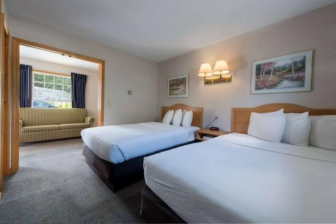 Adirondack Retreat Inn & Suites photo 2