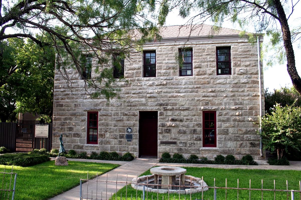 The Old Jail Art Center