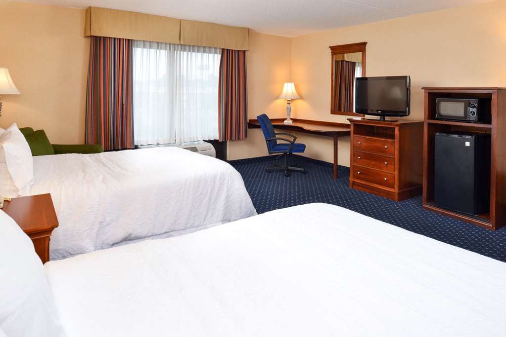 Hampton Inn & Suites Fredericksburg South photo 2