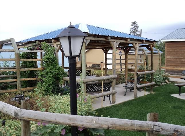 Tenderfoot Cabins & Motel