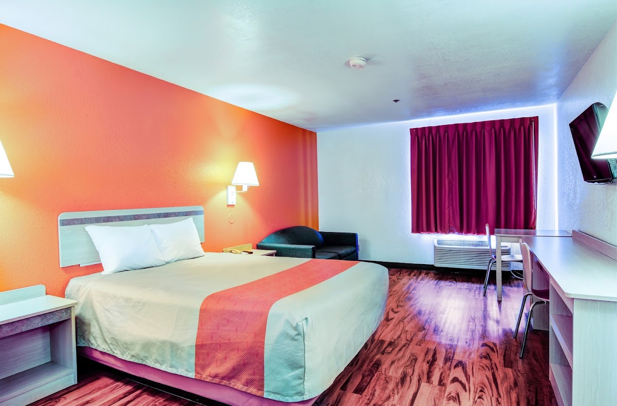 Motel 6 Columbia, MO - East photo 2