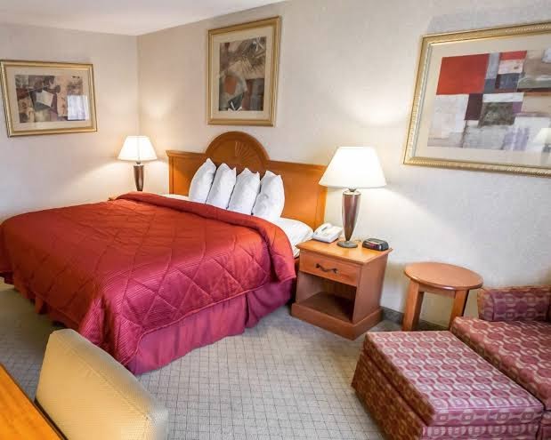 Quality Inn & Suites Woodstock near Lake Geneva photo 3