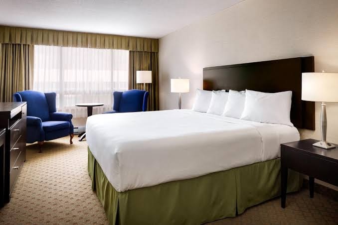 Greenwood Inn & Suites photo 2
