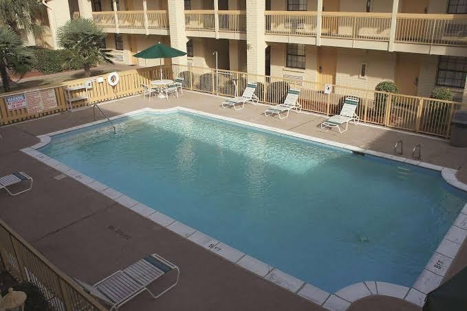 Econo Lodge Augusta North - Washington Road photo 3