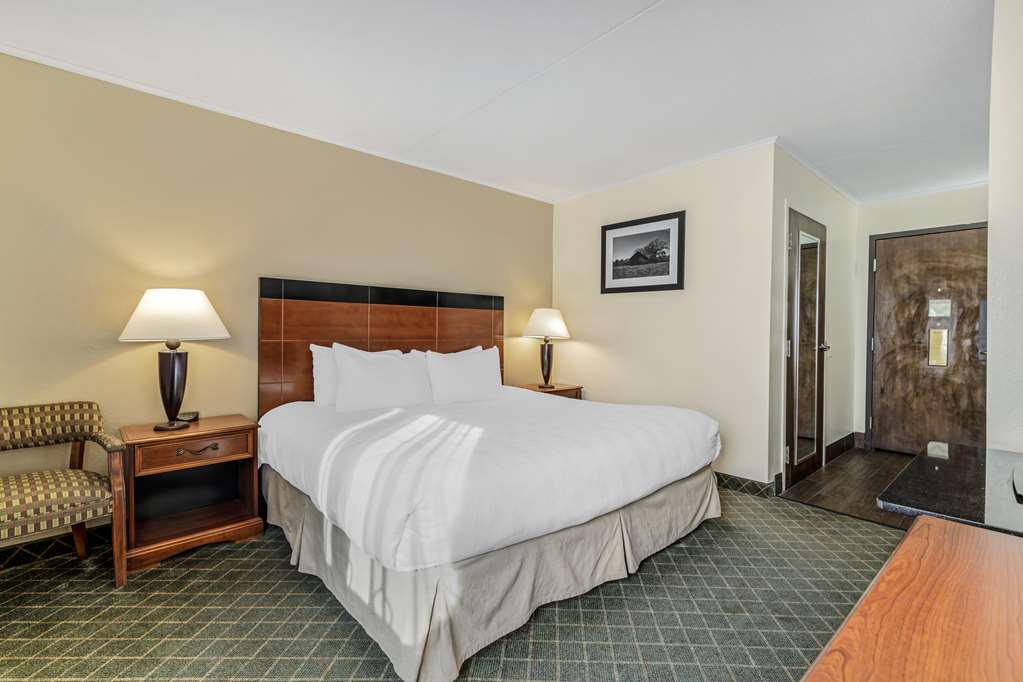 Best Western Plus Augusta Civic Center Inn photo 2
