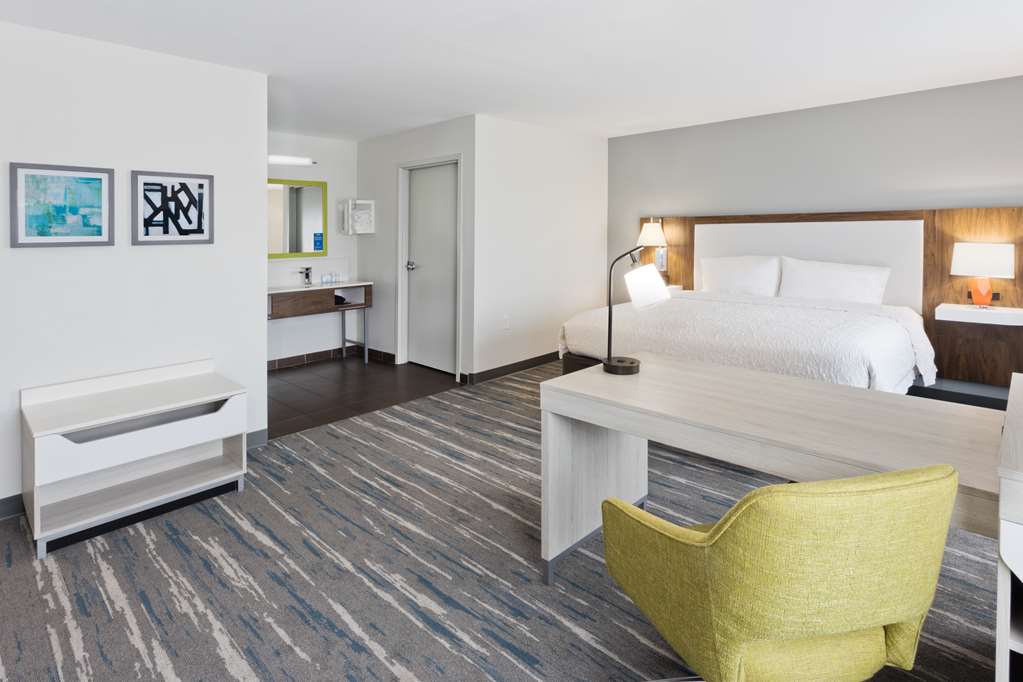Hampton Inn & Suites Phenix City- Columbus Area photo 2
