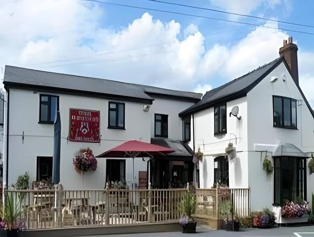 The Three Horseshoes