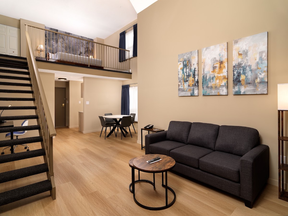 Huntingdon Hotel & Suites photo 2