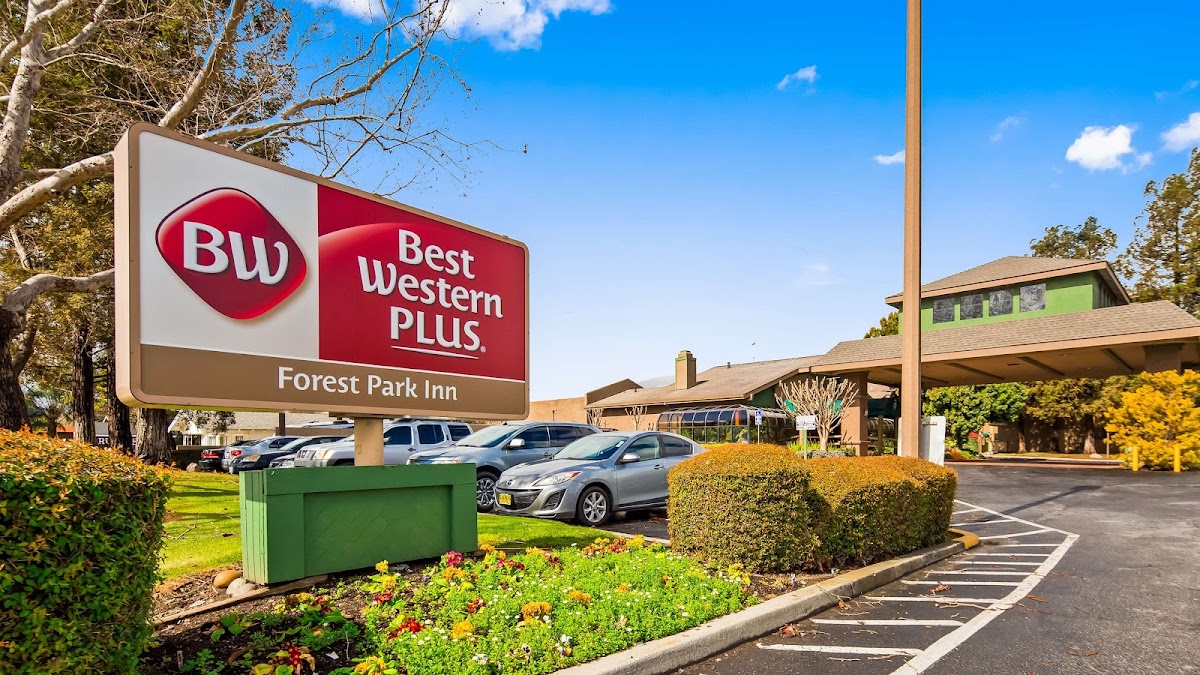 Best Western Plus Forest Park Inn