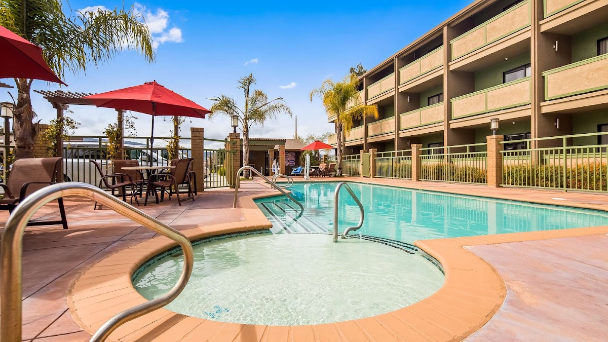 Best Western Plus Forest Park Inn photo 3