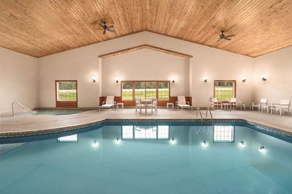 Country Inn & Suites by Radisson, Detroit Lakes, MN photo 3