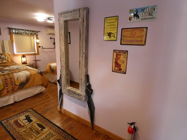 Yellowstone Motel photo 3