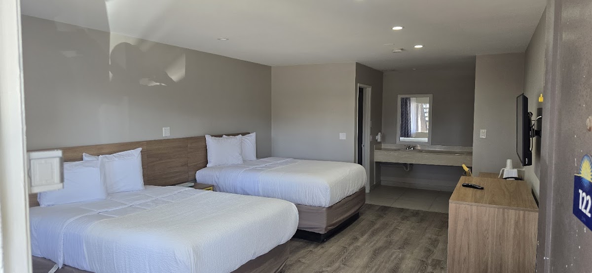 Days Inn by Wyndham Hemet photo 2