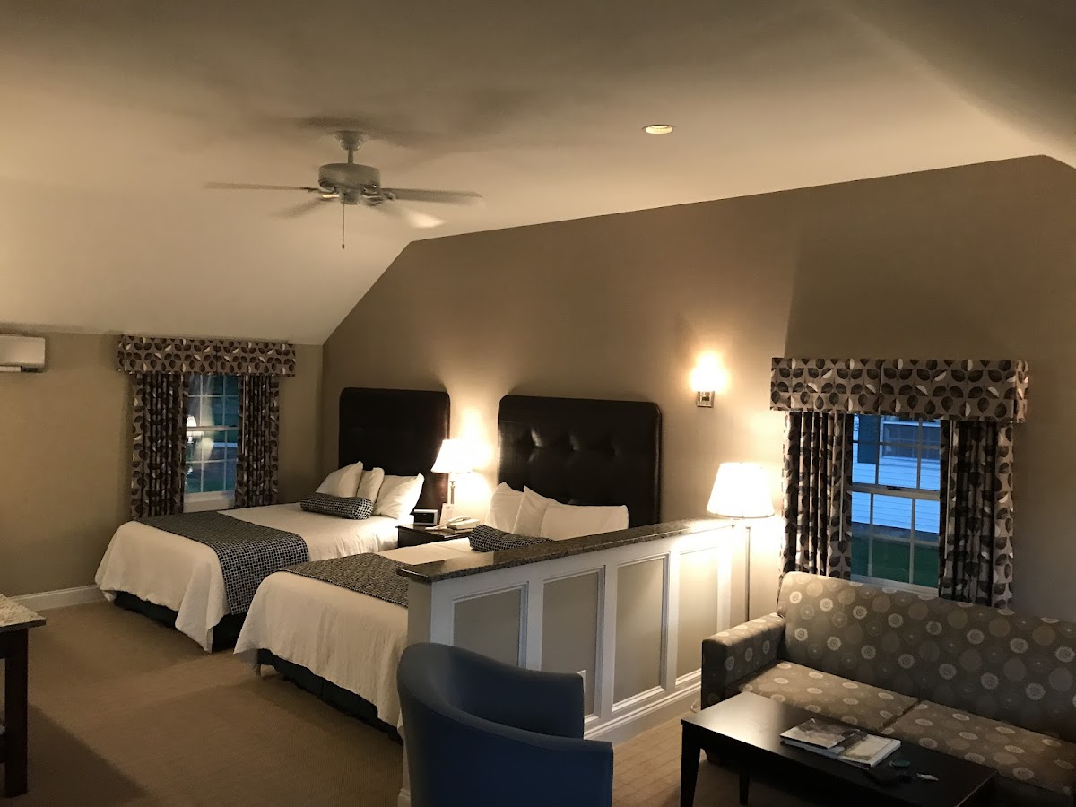 The New England Inn & Lodge photo 3