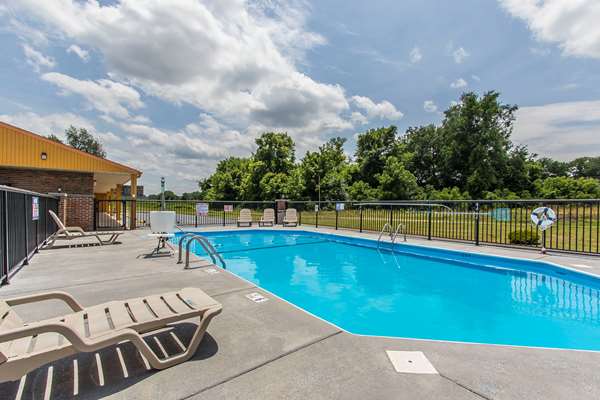 Econo Lodge Cornersville I-65 photo 3
