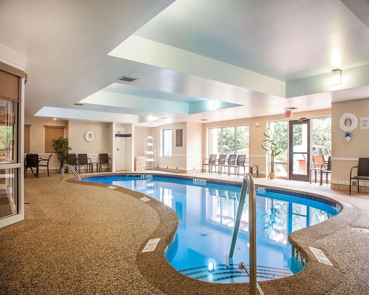 Comfort Suites West Warwick - Providence photo 3