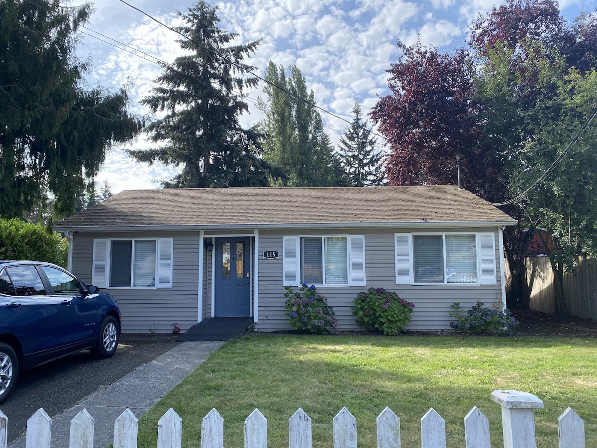 Quiet, Clean and Comfortable Room ( Guesthouse)