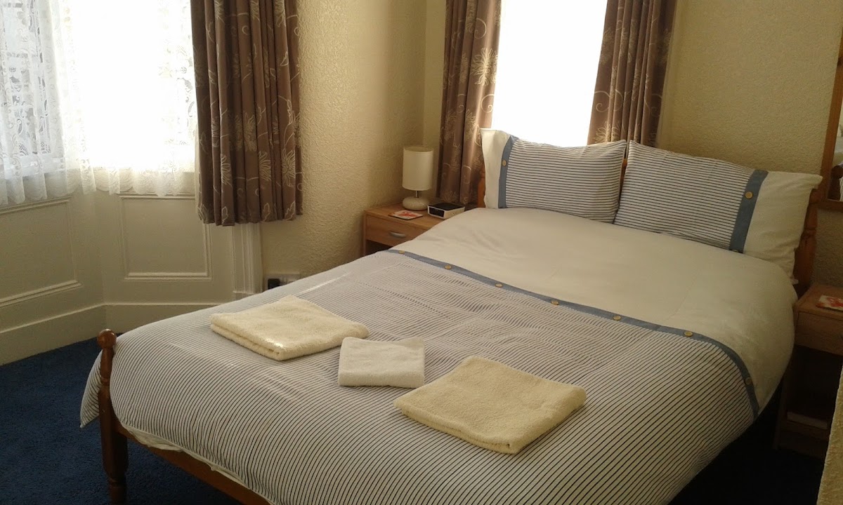 Lynmoore Guest House photo 2