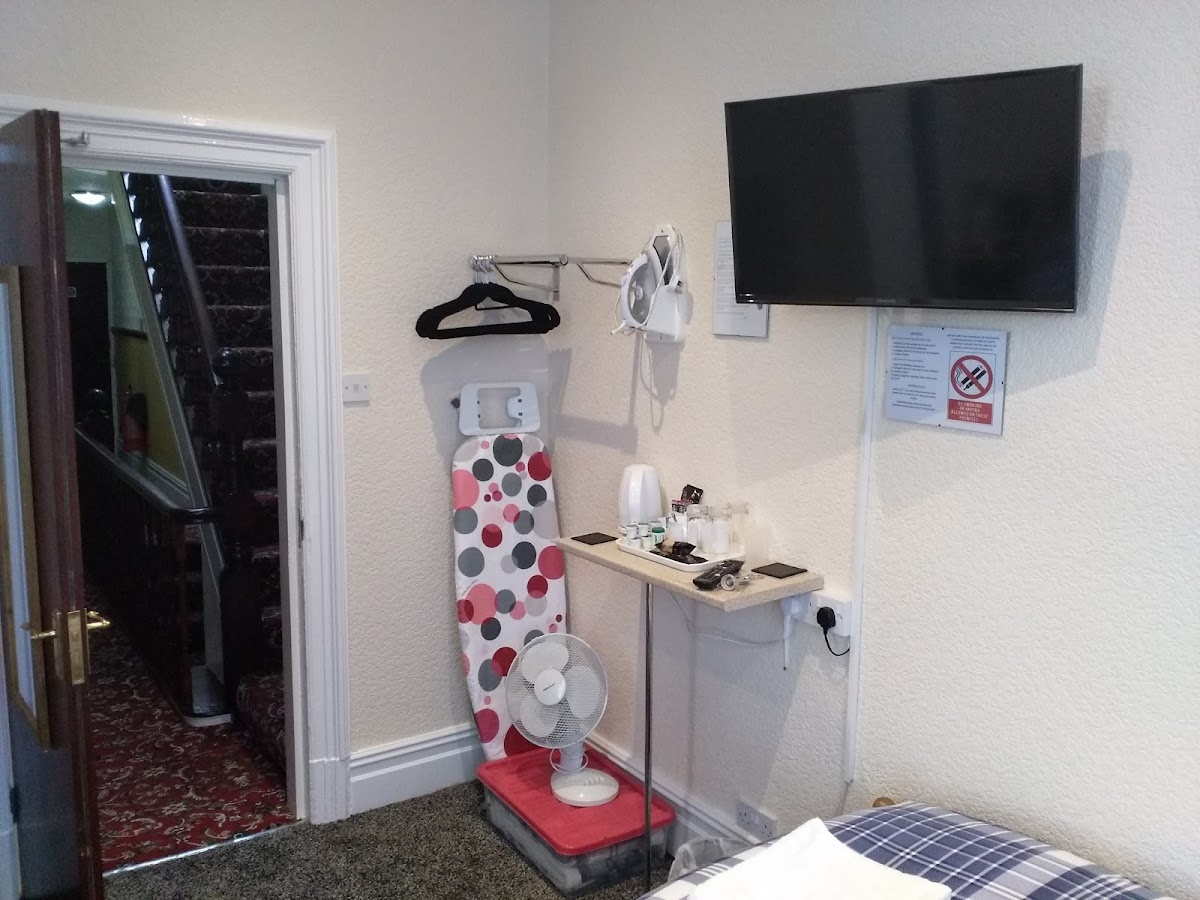 Lynmoore Guest House photo 3