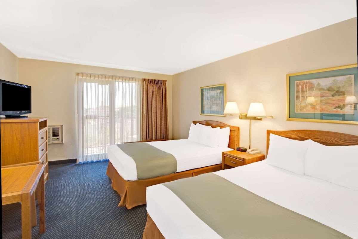 Travelodge by Wyndham Rapid City photo 2