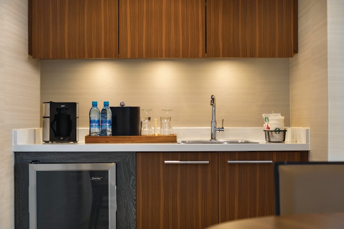 Coast Edmonton Plaza Hotel by APA photo 2