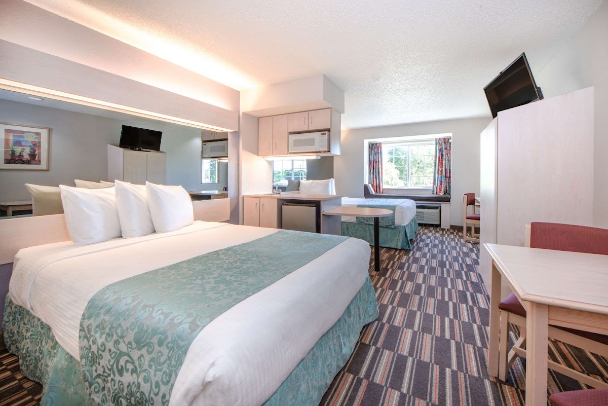 Microtel Inn & Suites by Wyndham Claremore photo 2