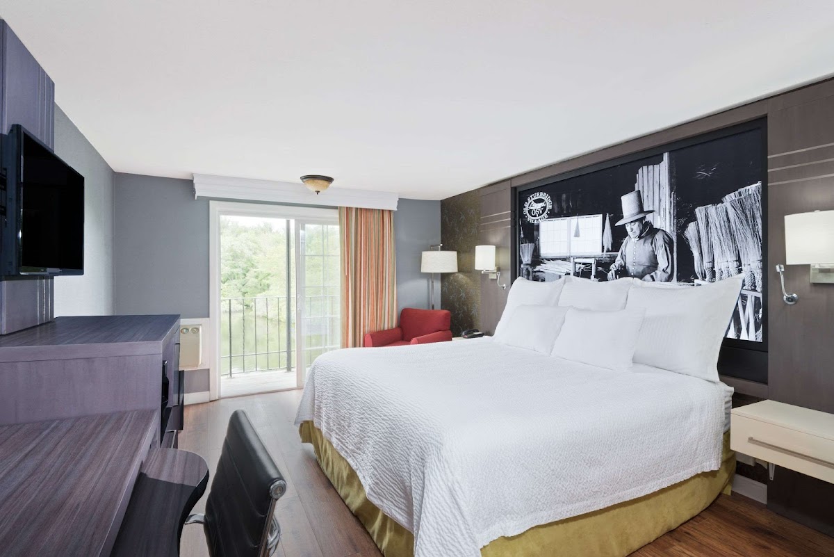 Super 8 by Wyndham Sturbridge photo 2