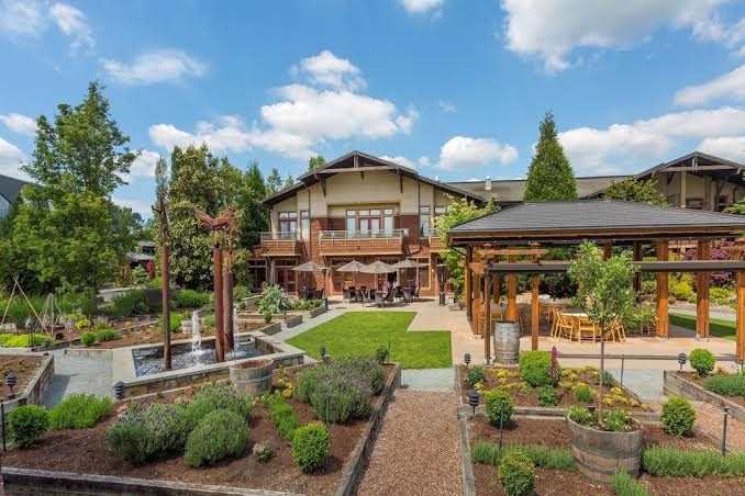 Willows Lodge