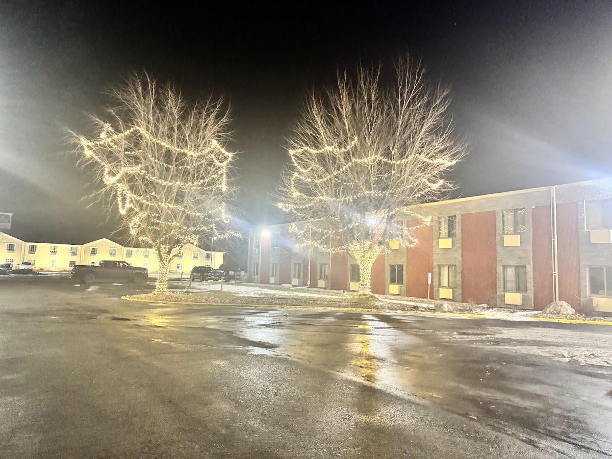 Crookston Inn & Convention Center photo 2