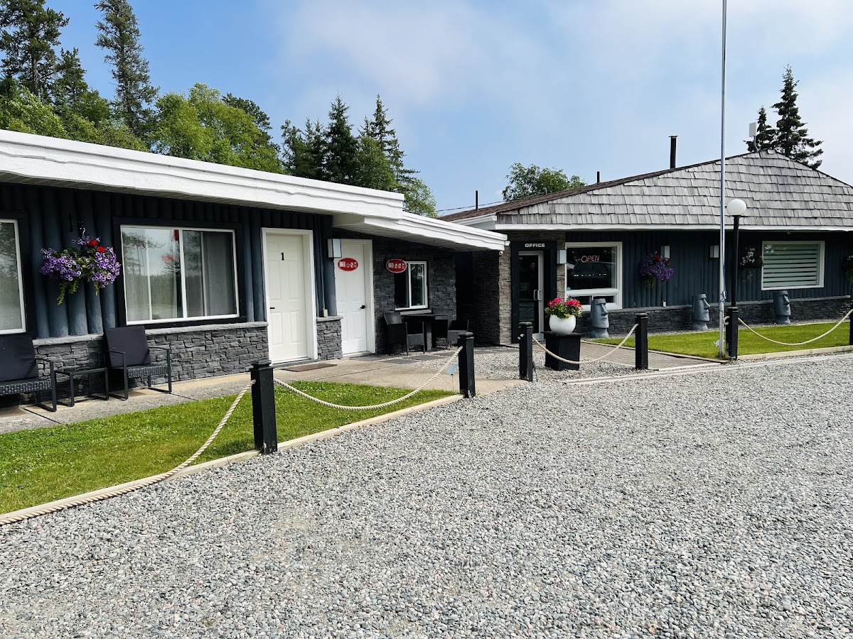 Mystic Isle Motel