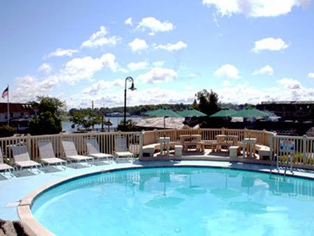 Weathervane Terrace Inn & Suites photo 3