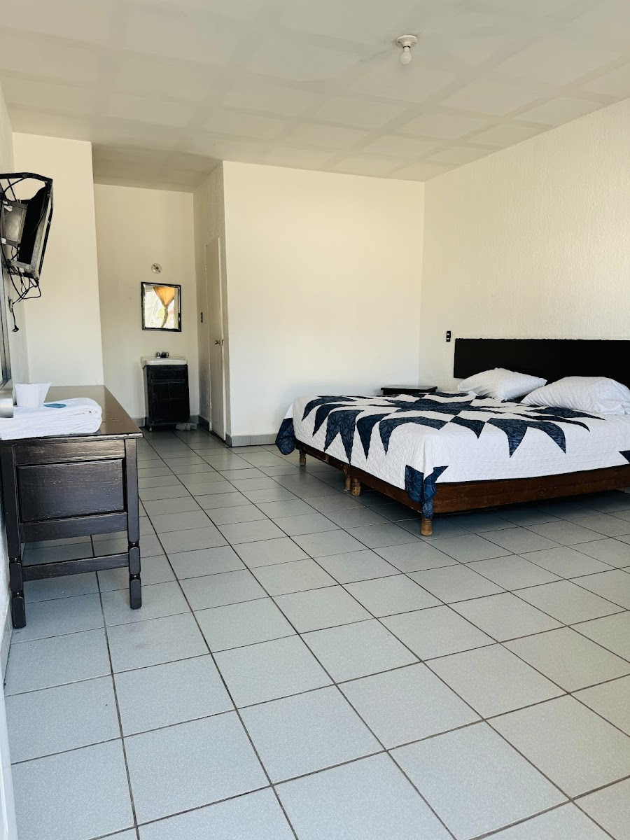 MOTEL LA ESCONDIDA
