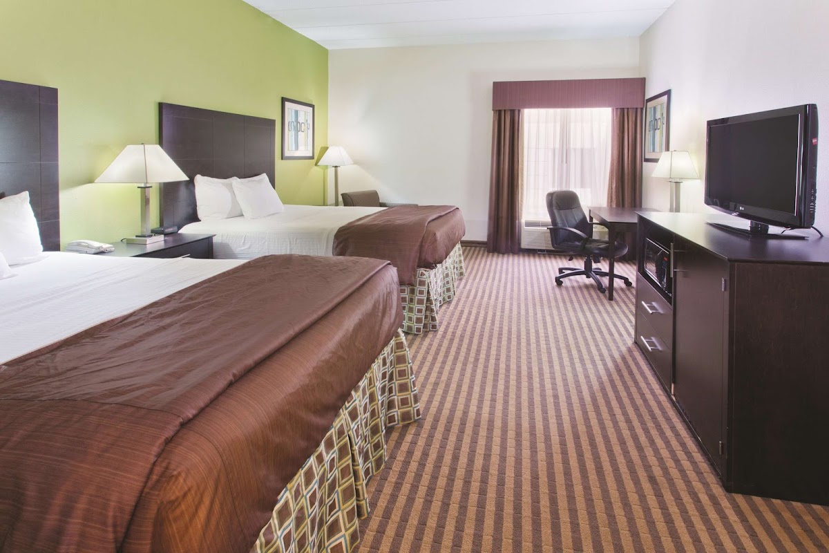 La Quinta Inn & Suites by Wyndham Columbus - Grove City photo 3