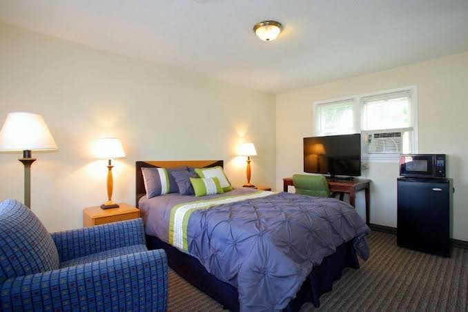 7-Hi Budget Motel photo 2