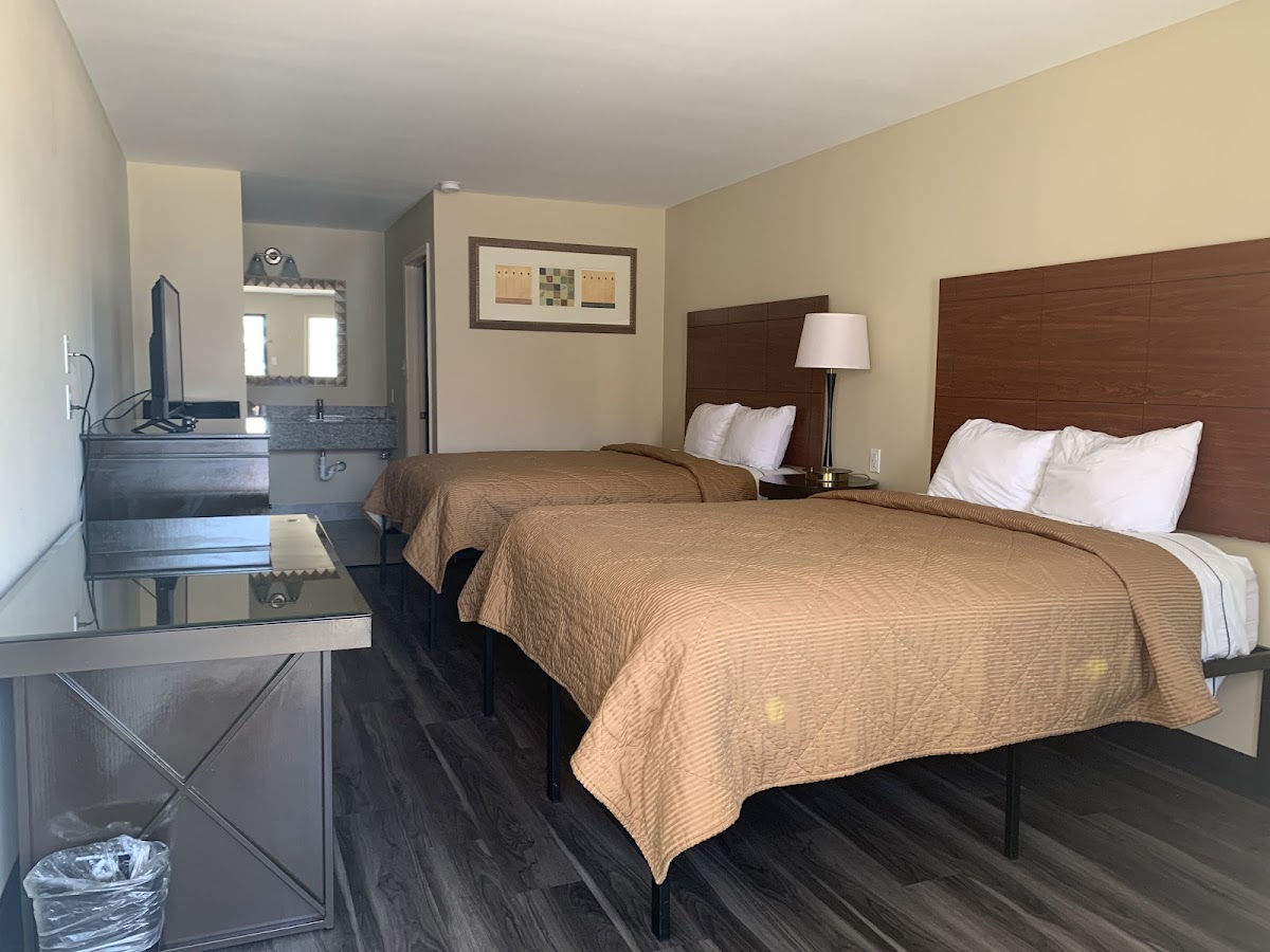 Cameron Inn & Suites photo 2