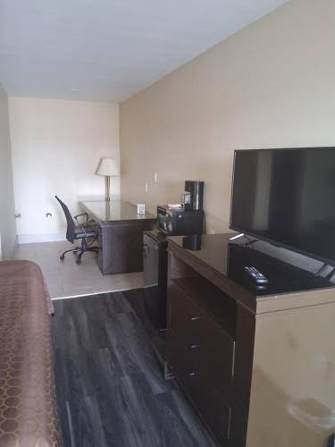 Cameron Inn & Suites photo 3